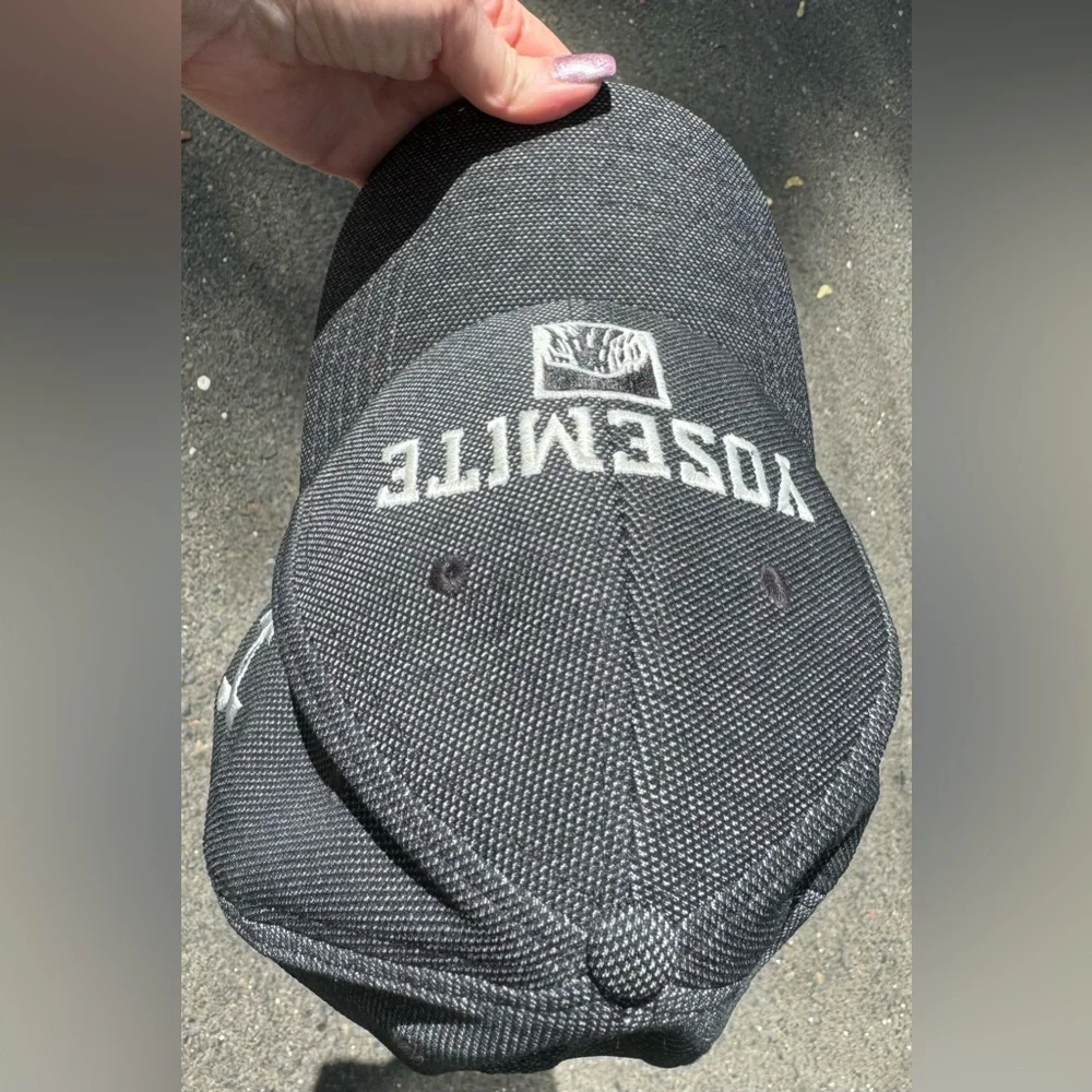 Yosemite Under Armour Hat M/LG